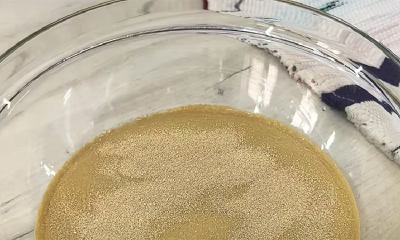 Домашний каравай без хлопот — секрет мягкого хлеба, который долго не теряет свежесть