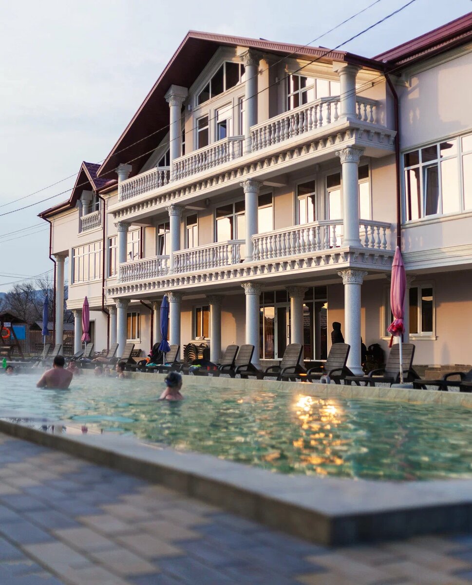 гостиница и термальный бассейн