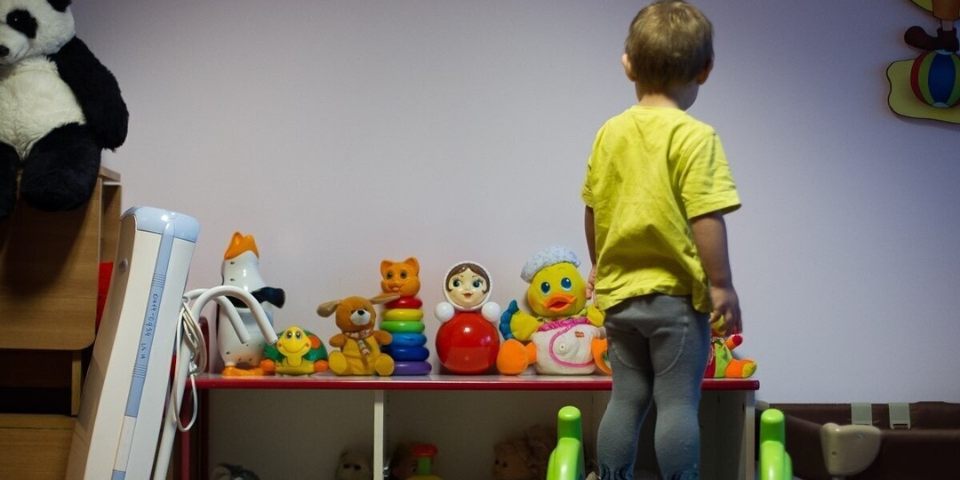 Путин поручил продлить работу российских яслей и детских садов до 20:00