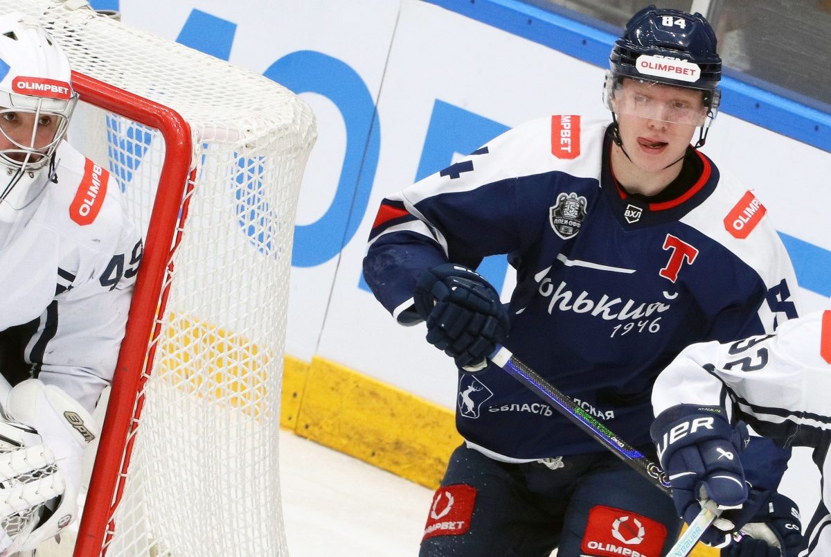    В ВХЛ Матвей Уткин после 3 декабря не забивал в 12 матчах подряд, зато 21 января оформил дубль