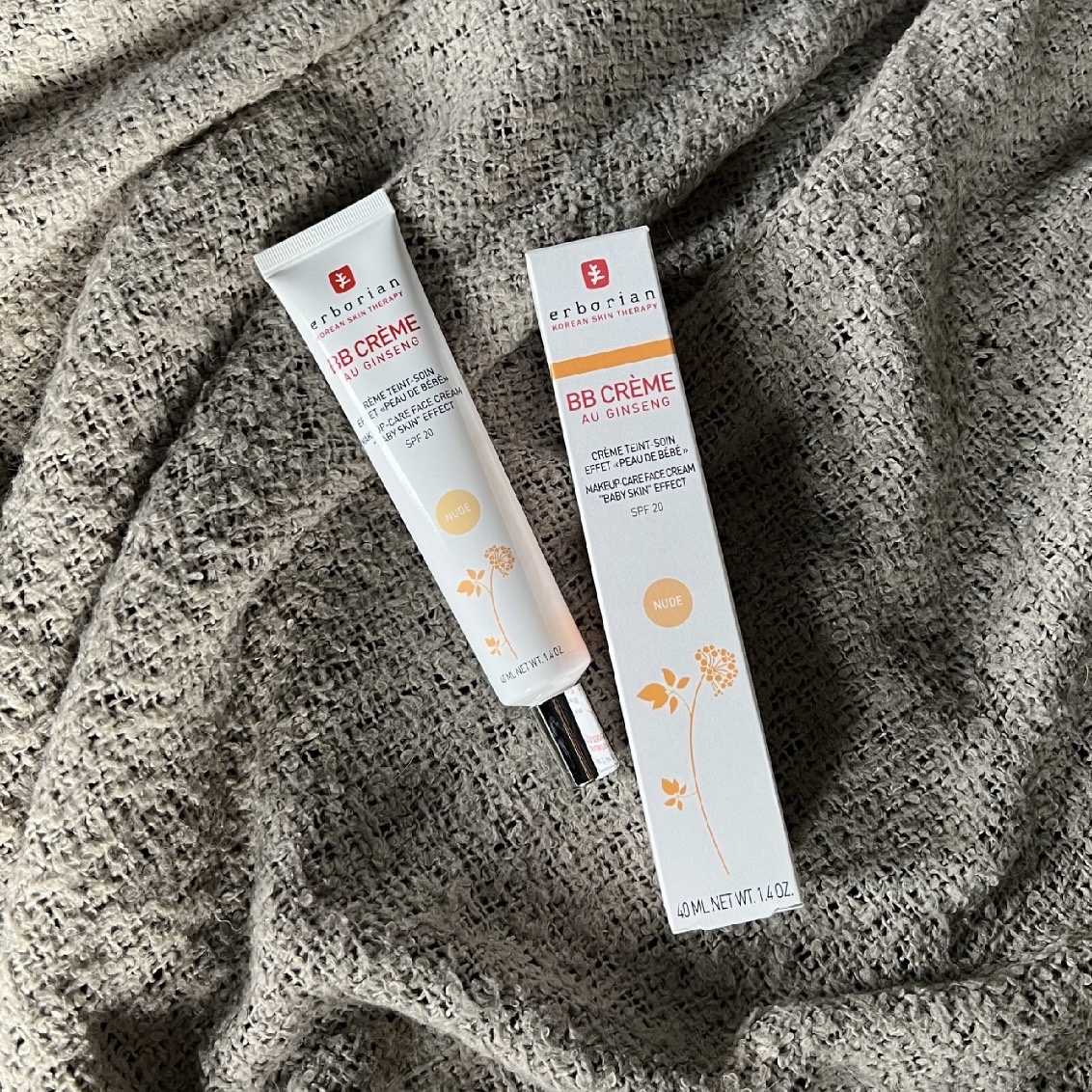 У меня ещё прошлый бб-крем не закончился, но уже заранее купила новый 