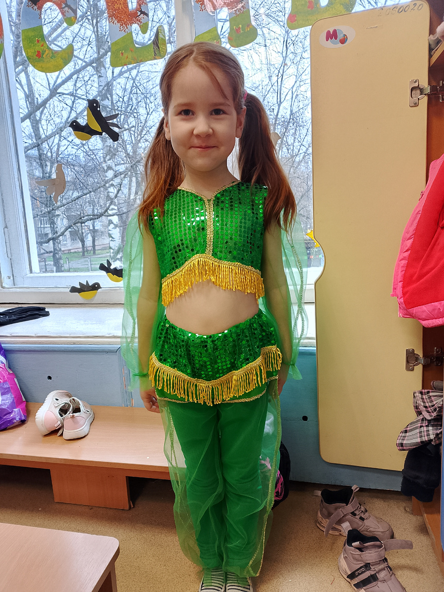 Фото с какого-то из утренников в детском саду