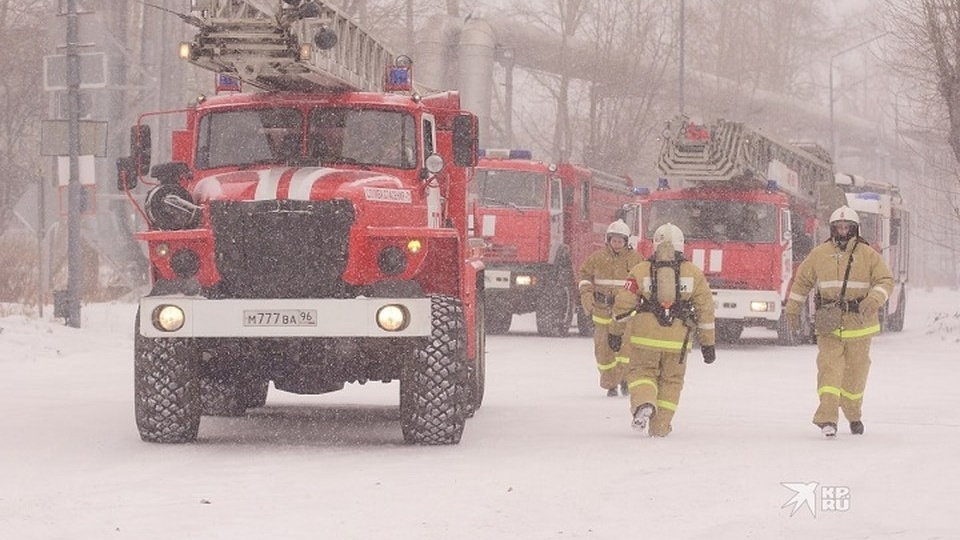 Пожарные потушили 16 возгораний за сутки в Свердловской области