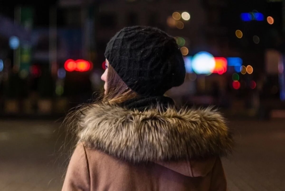    Эксперт советует любой ценой избегать уединённых мест.