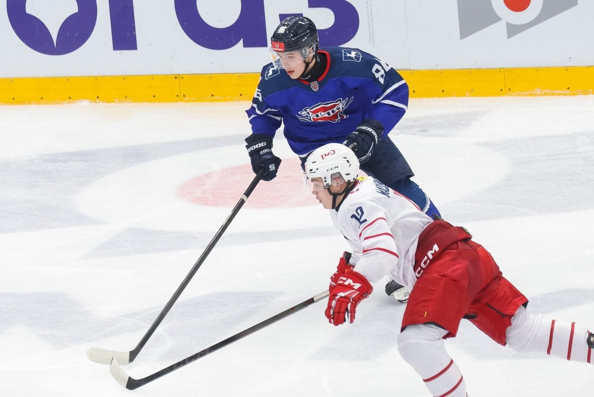    На 59-й минуте Максим Масленицин из «Локо-76» сравнял счёт (2:2), а через 4 секунды у Ярослава Попова была зафиксирована роковая для «Чайки» подножка