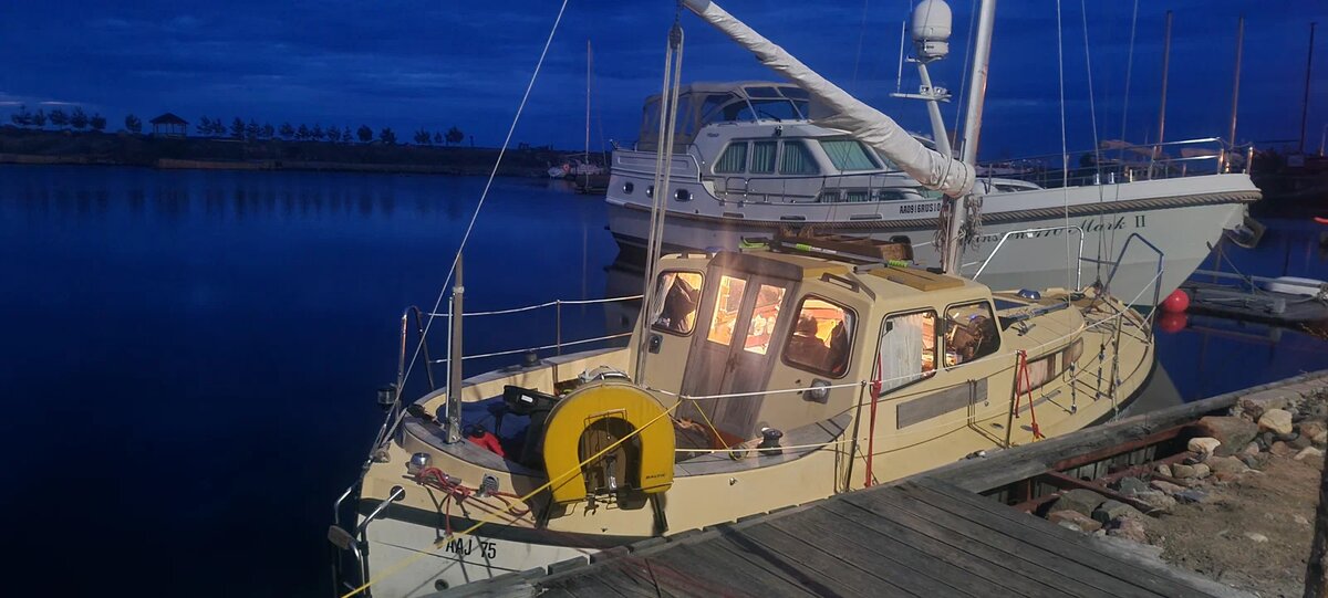 Яхта "Желтая утка" Solvigg26 готовится к переходу из Новгорода на Белое море