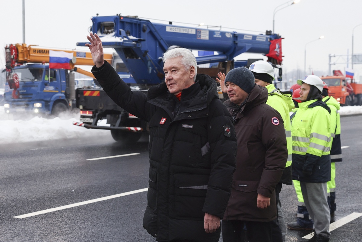    Сергей Собянин открыл движение по новой дороге в Коммунарке. / Сергей Михеев/РГ