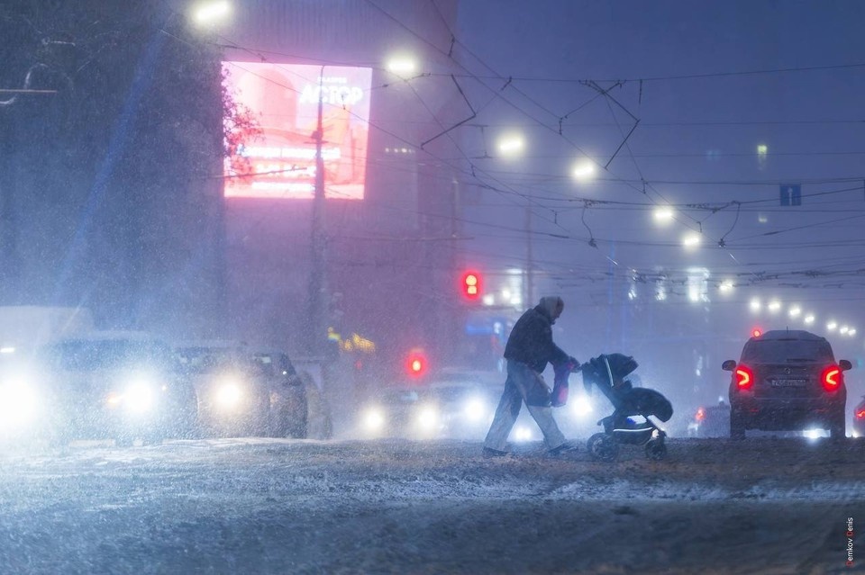    Снег, дожди и сильный ветер передают синоптики на ближайшие дни. Денис Демков