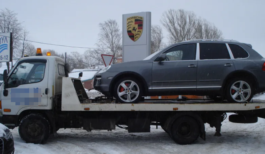 Сколько стоит починить заглохший Porsche или BMW после удаленной блокировки двигателя