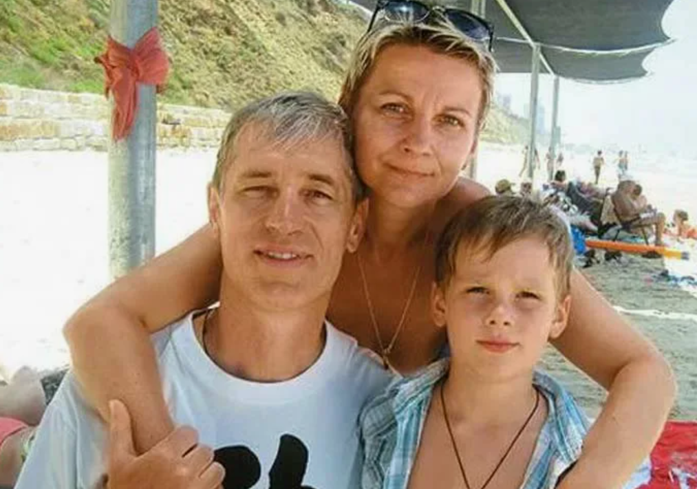 Сергей Вачук с женой и сыном из открытого источника яндекс фото