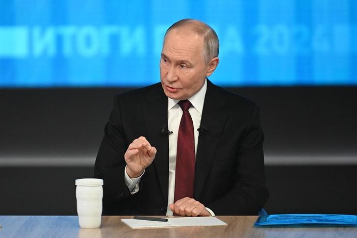 Владимир Путин. Обложка © Life.ru