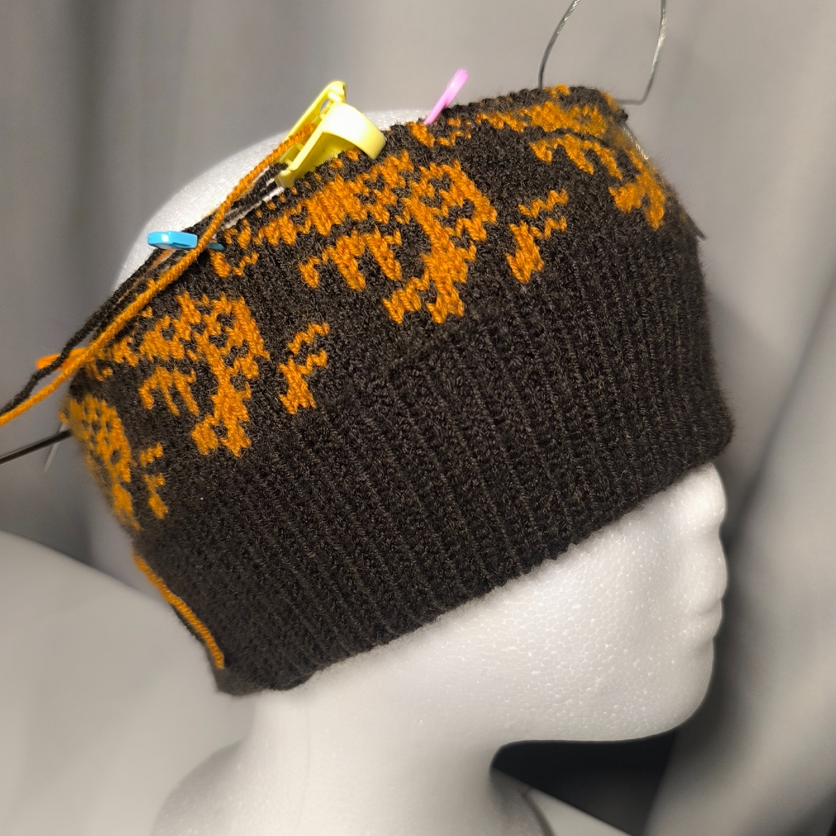 Шапка с креветками в процессе 