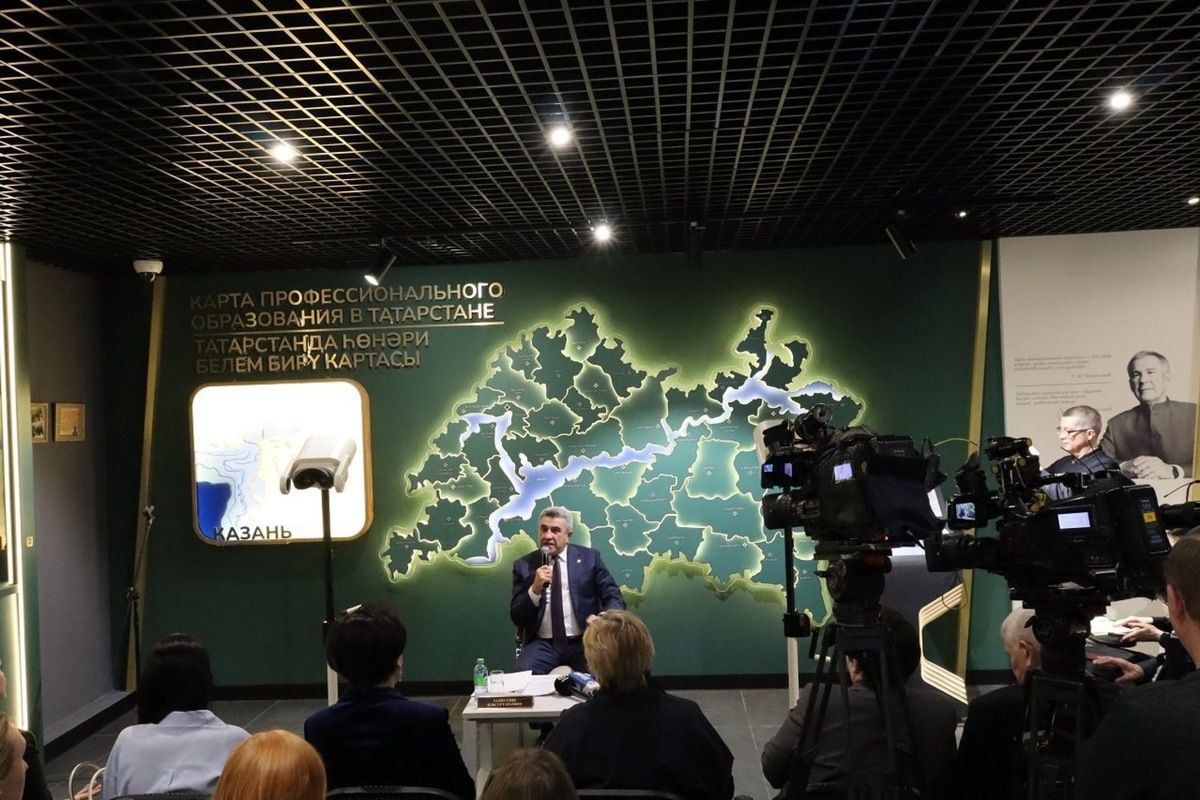    «Нам достаточно одного эксперимента в девятых классах», — ответил Ильсур Хадиуллин на вопрос «Реального времени». взято с сайта tatarstan.ru