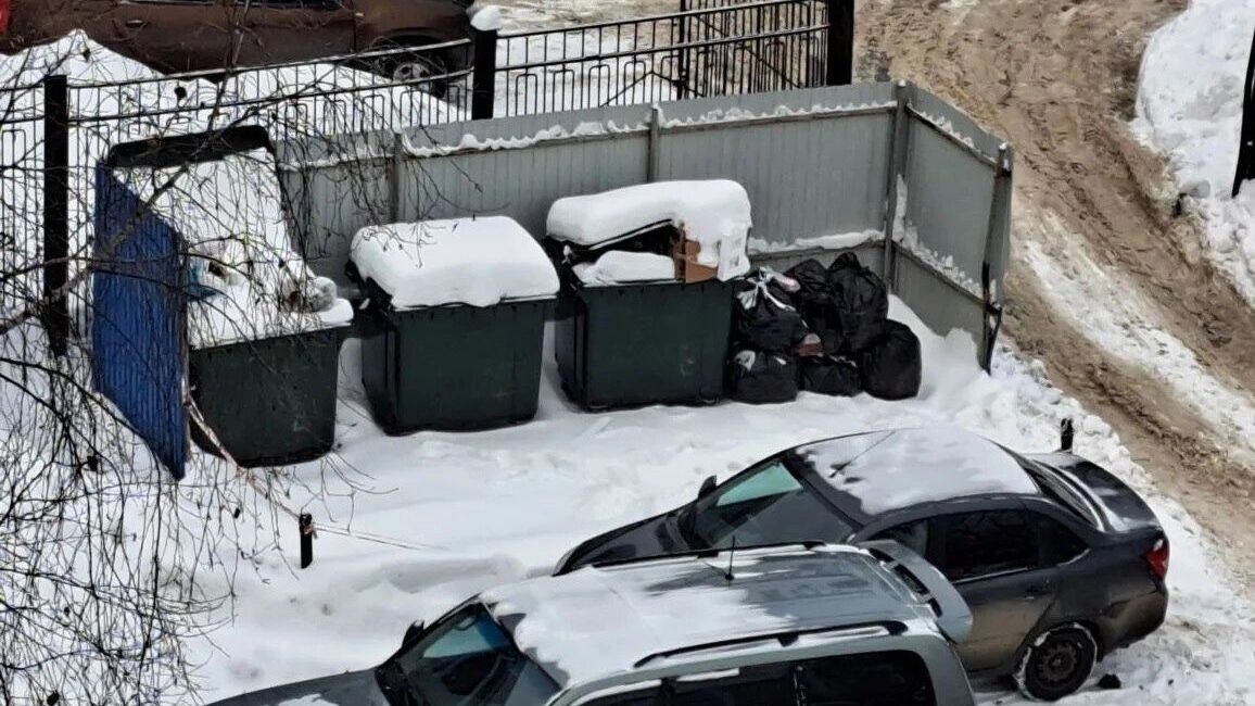    Неправильно припаркованные автомобили создают серьезные препятствия для подъезда спецтехники к контейнерным площадкам   https://t.me/ufacityinfo