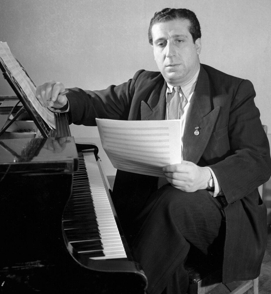    Композитор Арно Бабаджанян. 1957 г. Фото: РИА Новости/ А. Экекян