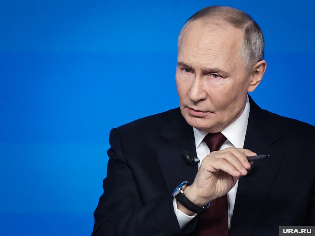     Владимир Путин провел очередное совещание Совбеза РФ по видеосвязи