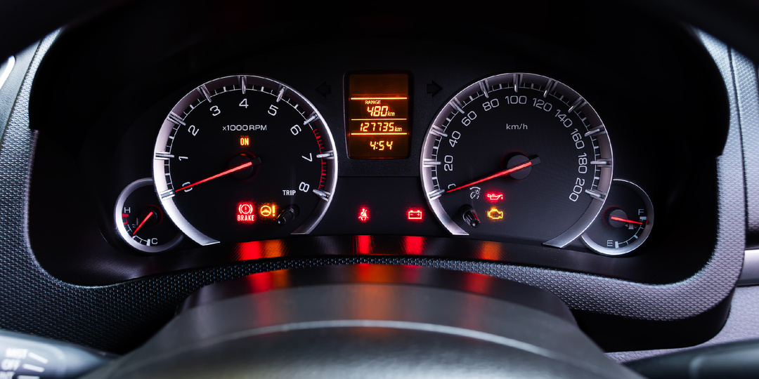 «Масло на весь срок» звучит красиво. Почему АКПП и вариатор часто просят денег после 90–130 тыс. км?