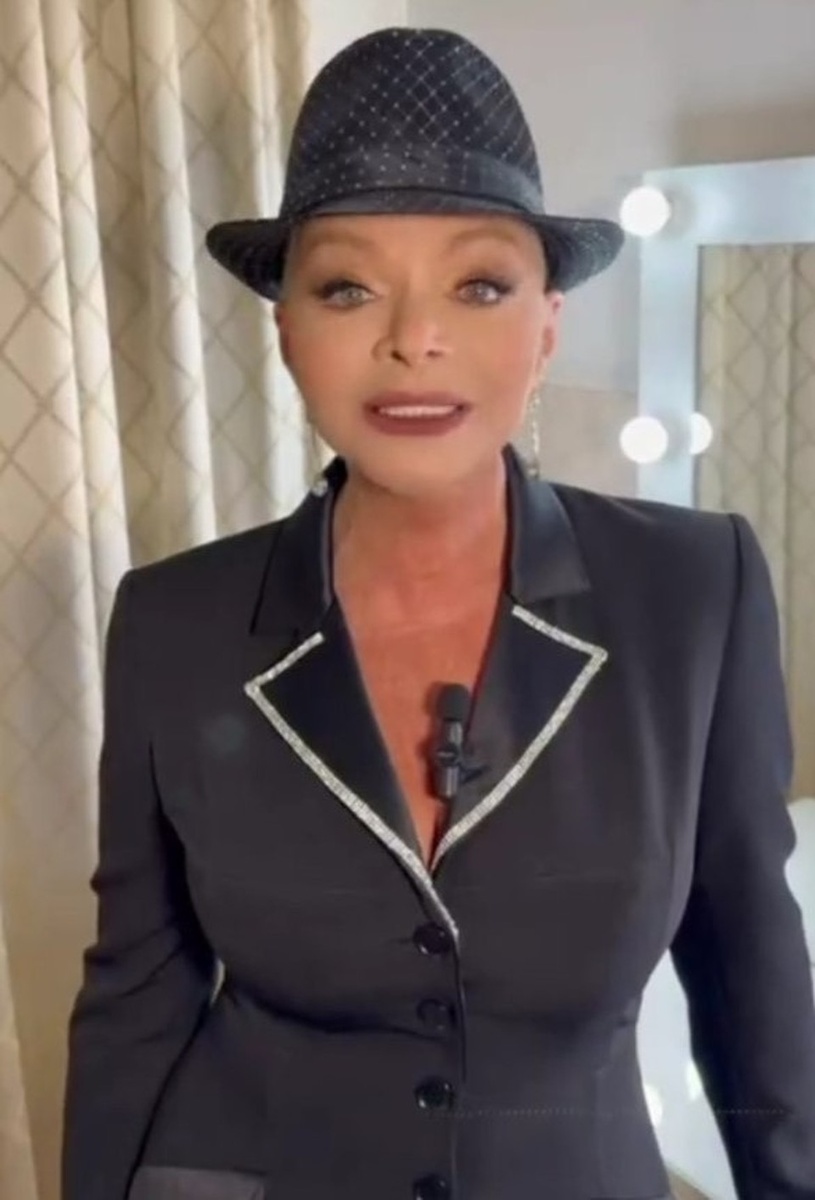    Певица обратилась к поклонникам Кадр видео