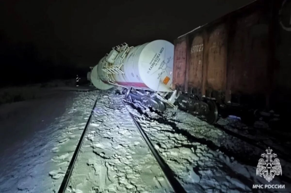    Под Тулой при невыясненных обстоятельствах сошли с рельсов цистерны поезда