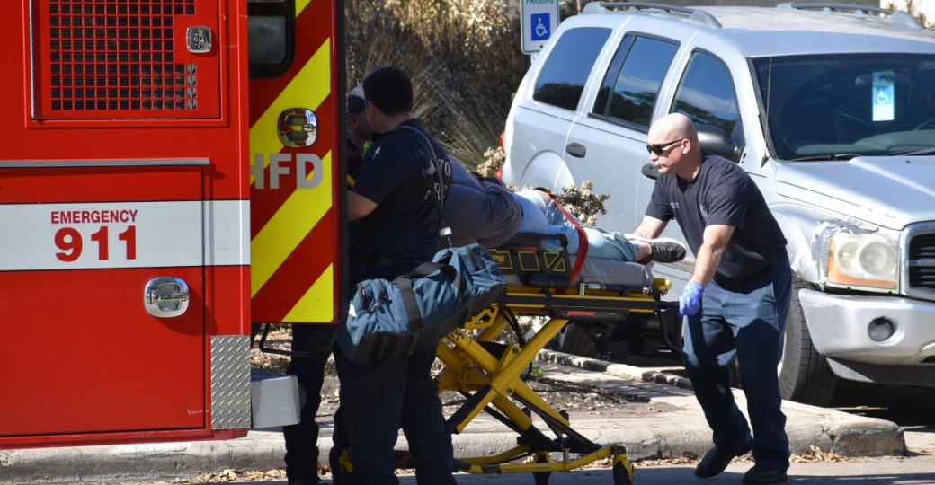 Семилетняя девочка спасла жизнь отцу, который упал с лестницы