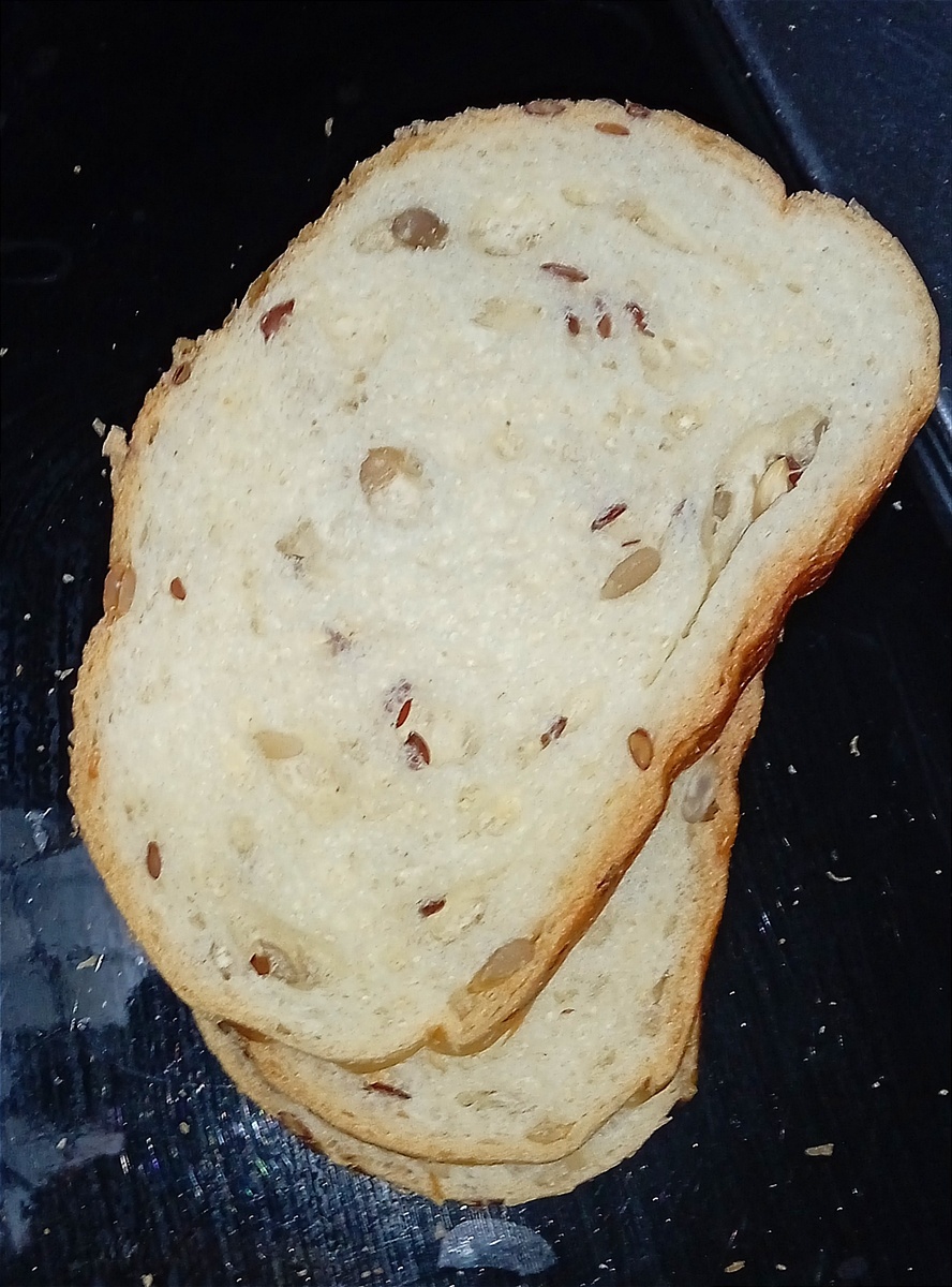 Продаётся уже нарезанным. 