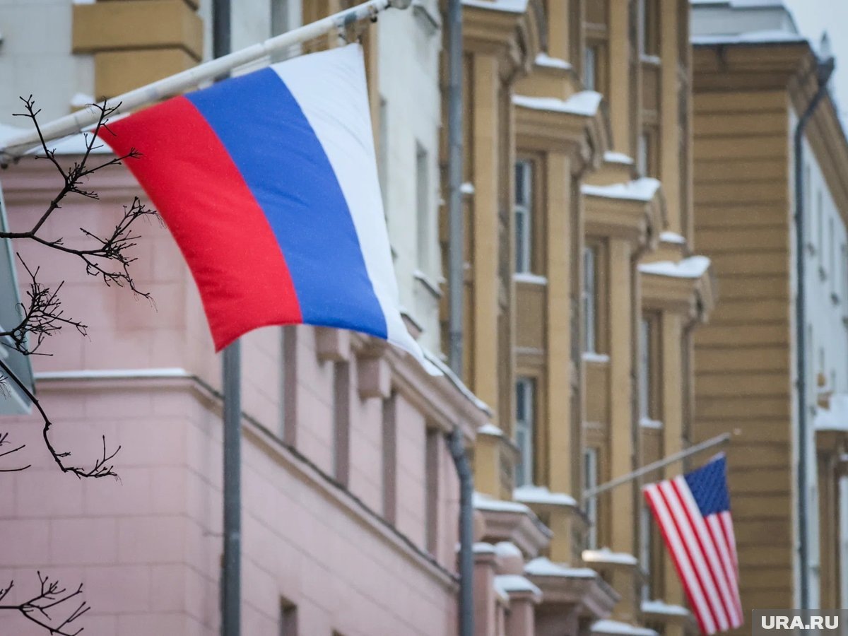     На балкон российского консульства в Нью-Йорке проник злоумышленник