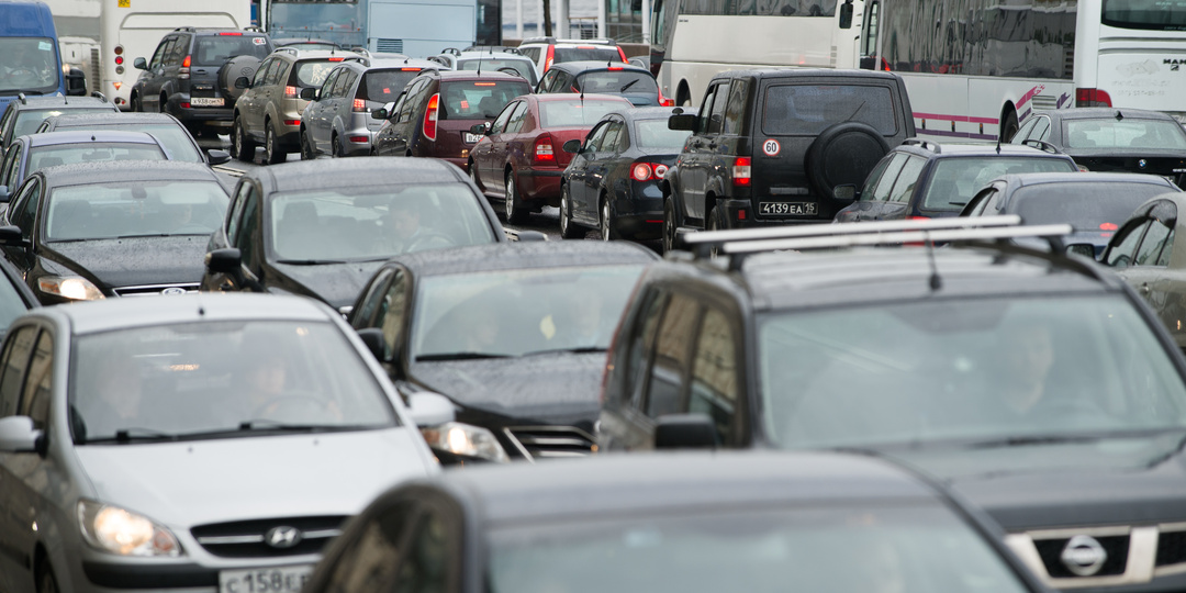 Проспект Ветеранов встал: какие троллейбусы пошли в объезд