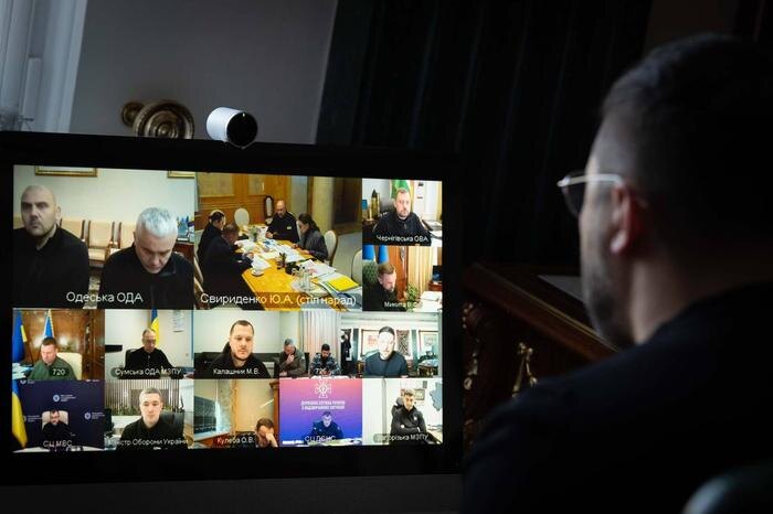 Совещание Зеленского в темноте. Обложка © kmu.gov.ua