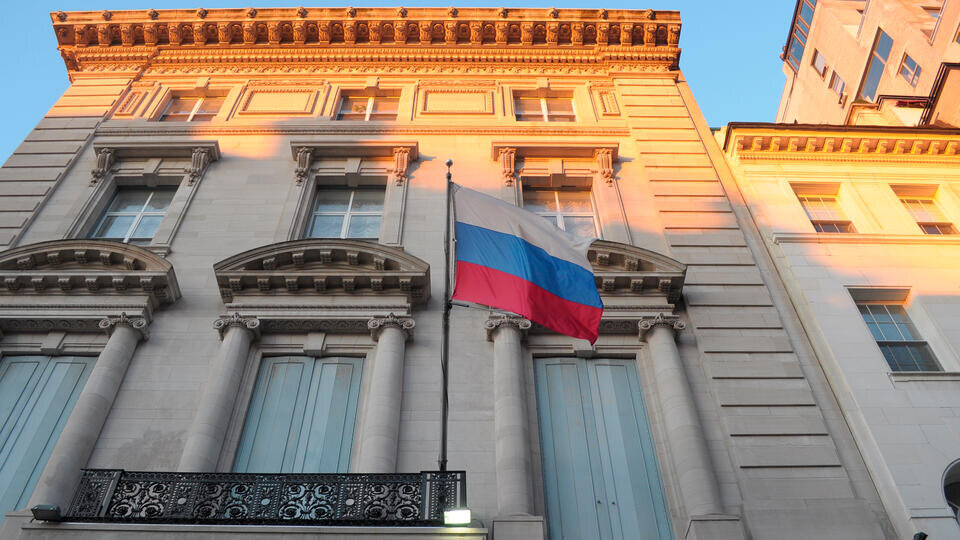     Дебошир пытался проникнуть в генконсульство России в Нью-Йорке www.globallookpress.com/Jimin Kim/Keystone Press Agency