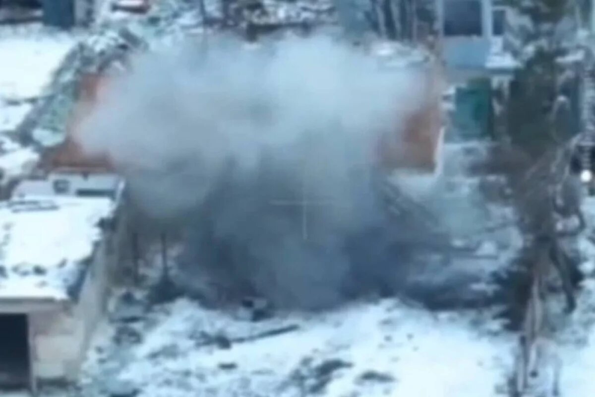    Любая дорога для вражеского транспорта автоматически превращается в дорогу смерти.