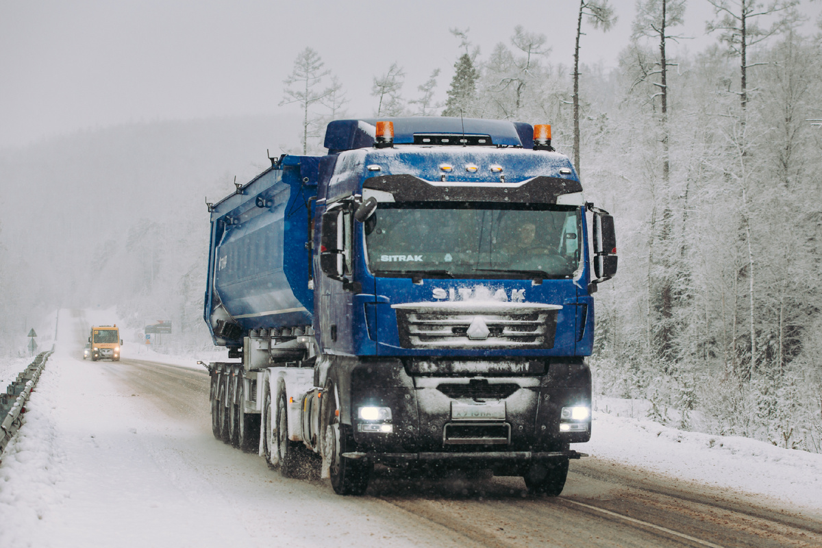 Лютые морозы - настоящее испытание для грузовика. На фото SITRAK