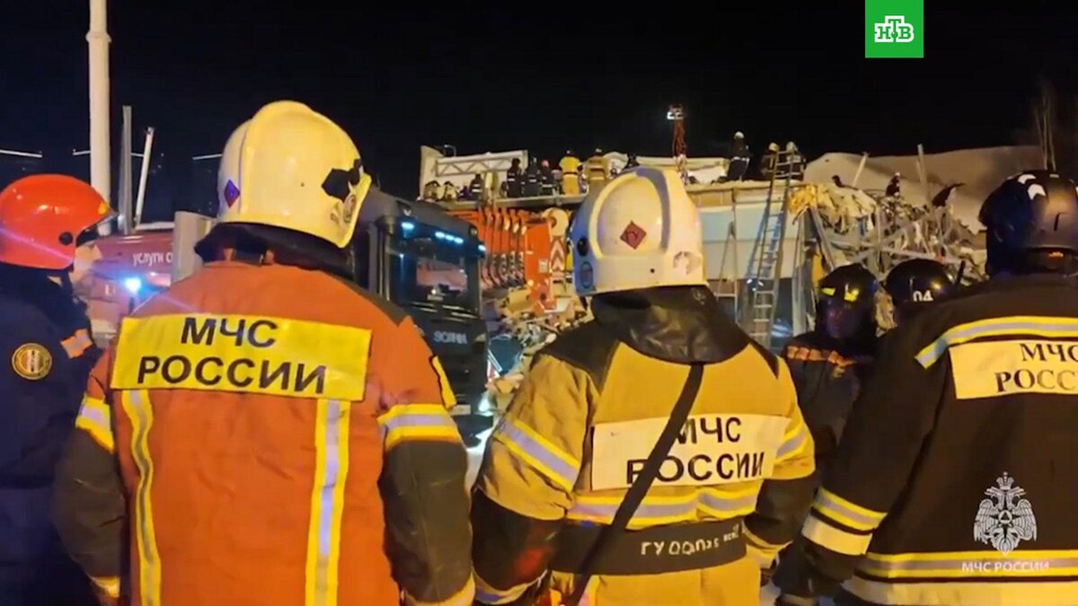    МЧС: поиски людей под обломками ТЦ в Новосибирске завершены
