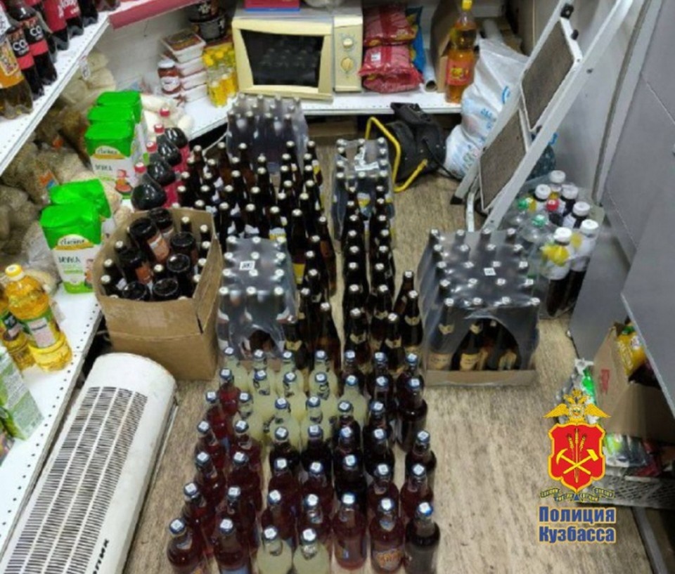    В Кемерове предприниматель попал под штраф за незаконную торговлю алкоголем. Фото: ГУ МВД России по Кузбассу.
