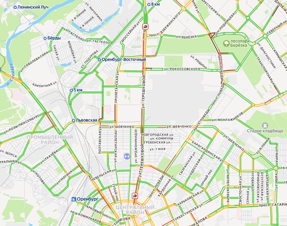    Дороги Оренбурга в сторону центра утром вновь «встали» из-за ДТП