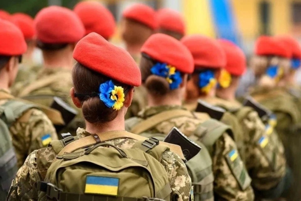    На Украине процветает травля детей женщин-военнослужащих Shutterstock