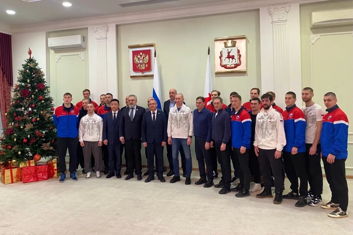    Сборная России по хоккею с мячом прибыла в Нижний Новгород