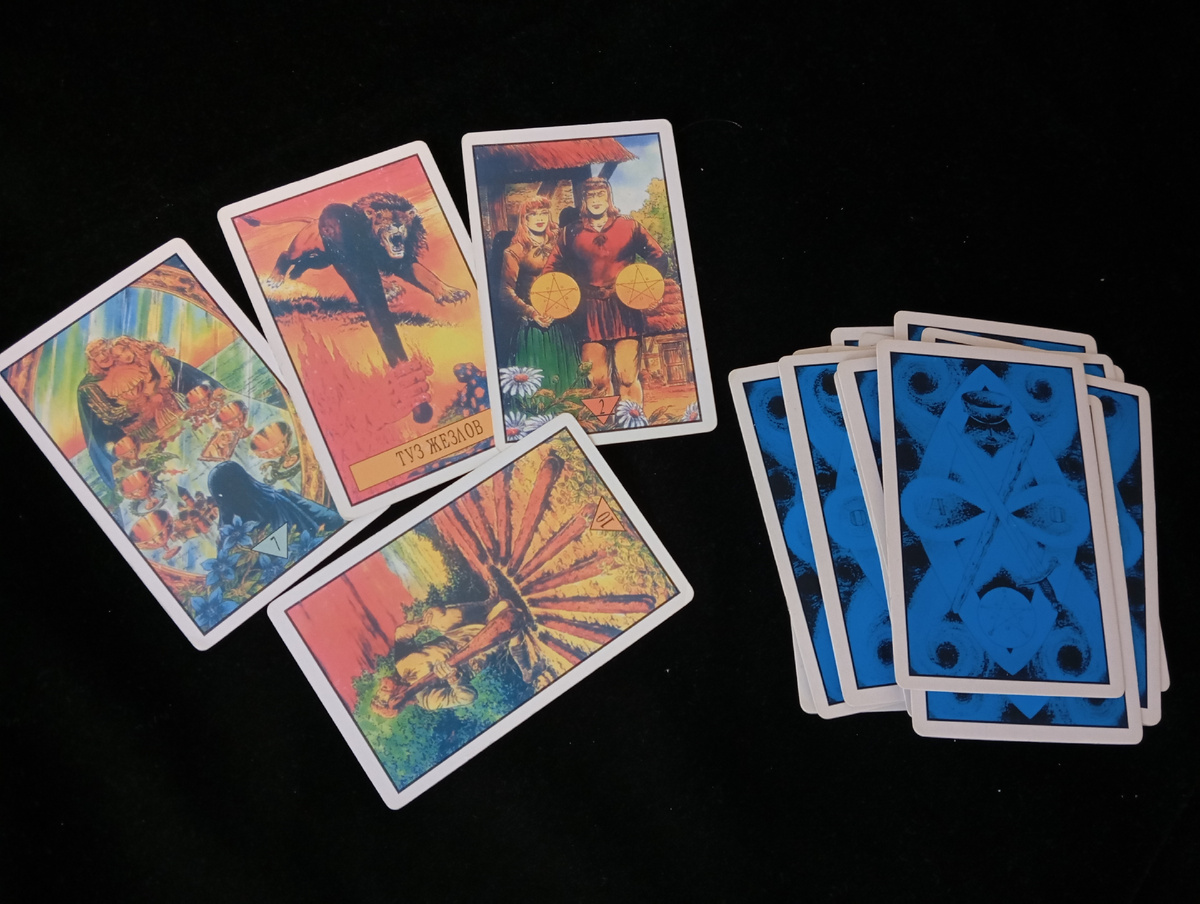 Таро для Близнецов на февраль 2026