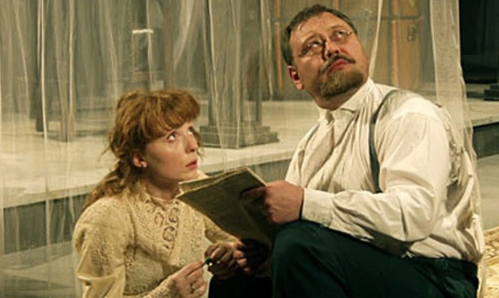 Юрий Степанов в спектакле "Три сестры"