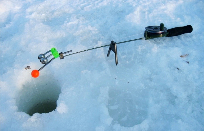 Зимний фидер: тонкая ловля рыбы со льда. Разбираемся