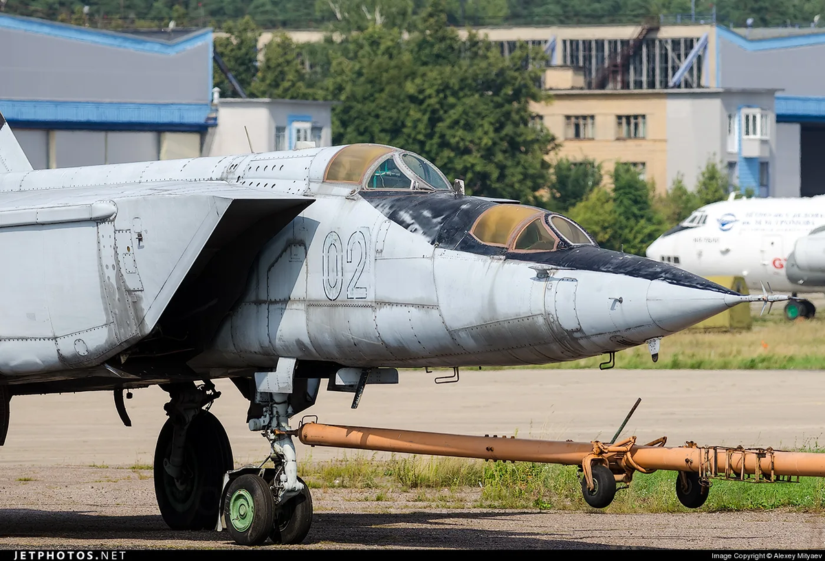 Угон МиГ-25 Беленко. Разбор конструкции американцами или из чего они потом сделали свой F-15?