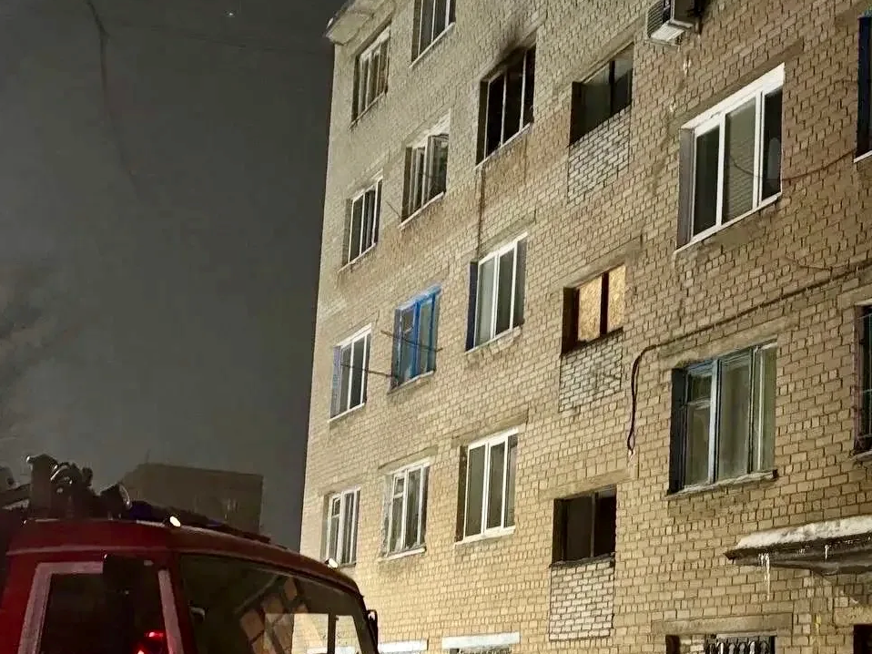    В Орске минувшей ночью при пожаре в общежитии погибли 2 человека