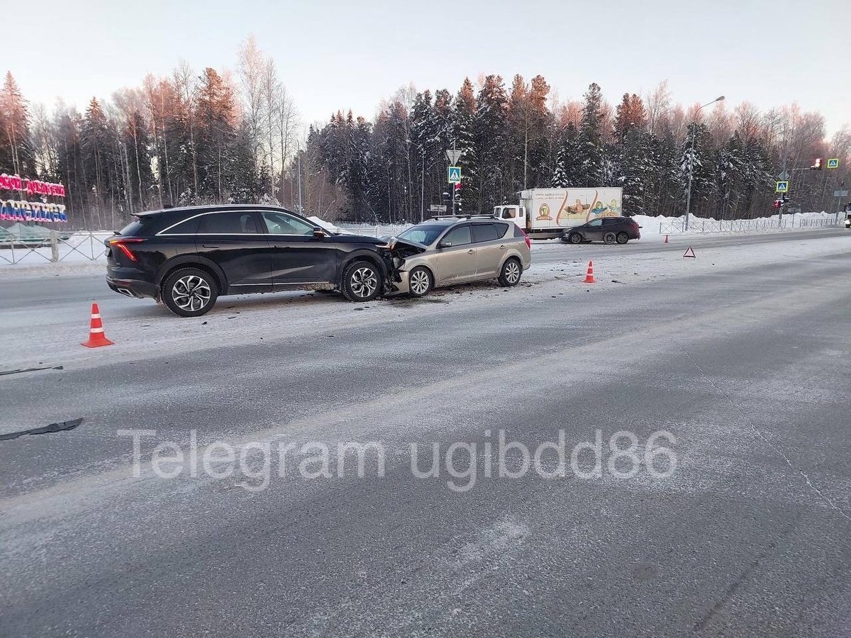    В Югре в массовой автоаварии пострадал ребенок