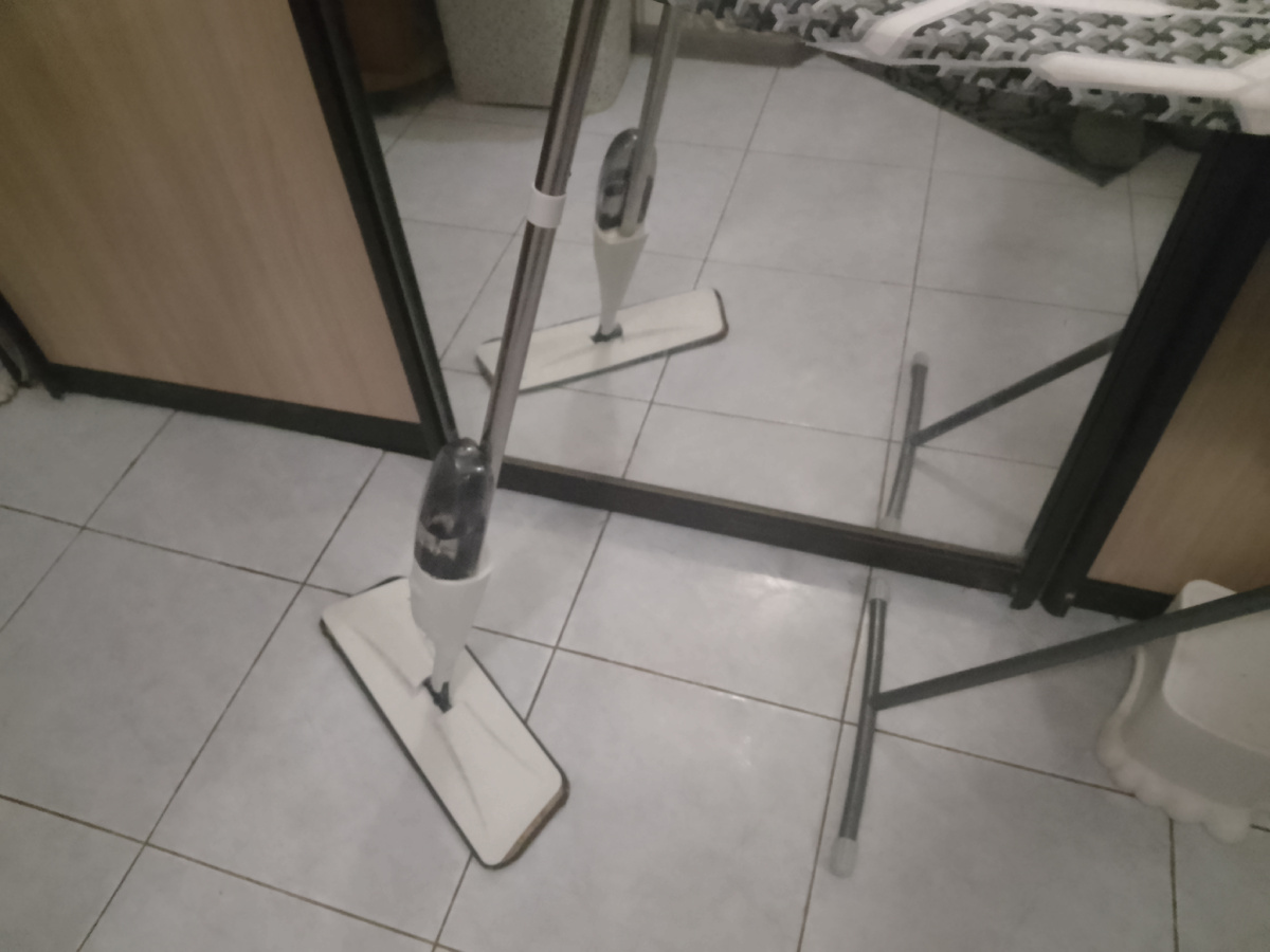 Фото автора, провожу влажную уборку