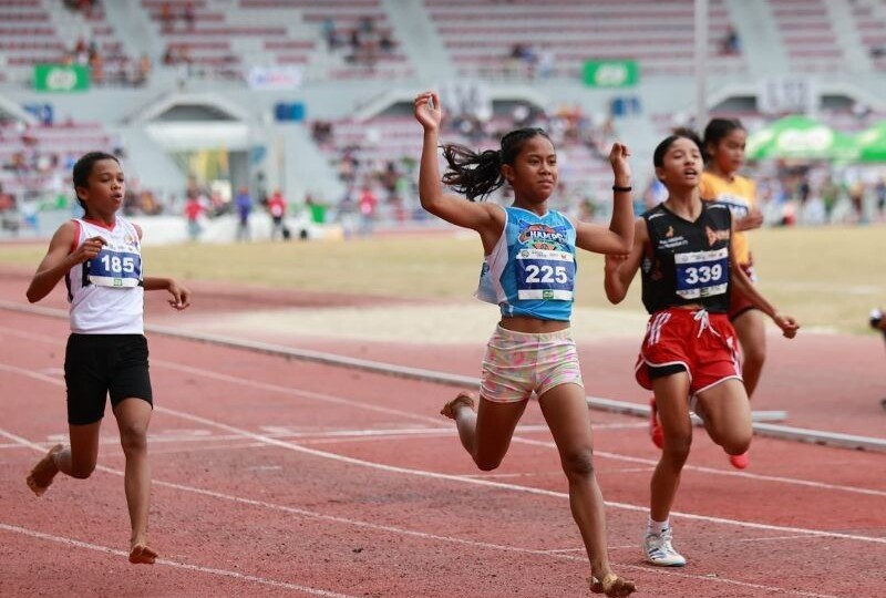 Рея Буллос: как 11-летняя филиппинская девочка прибежала к славе без обуви