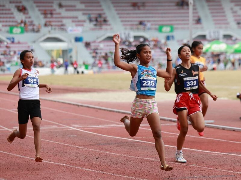 Рея Буллос: как 11-летняя филиппинская девочка прибежала к славе без обуви