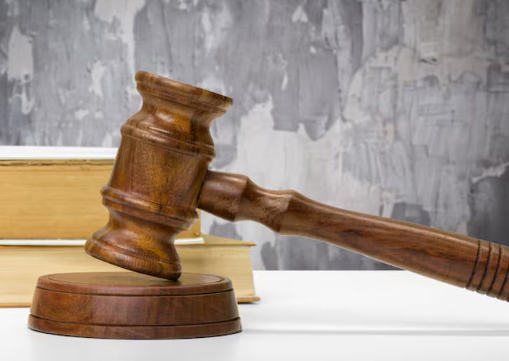 Почтальон нашла пенсионера в крови: убийцу прикрыла жена, но дело дошло до суда через 13 лет