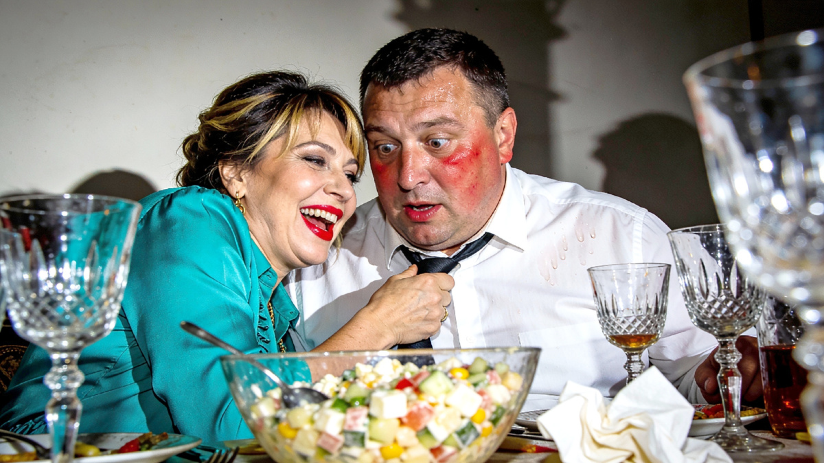 Пошаговый план: что делать, если вас обидели за столом