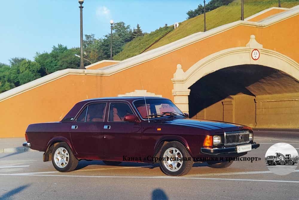 Эту тюнингованную Волгу ГАЗ-3102 я снимал в 2000 г.