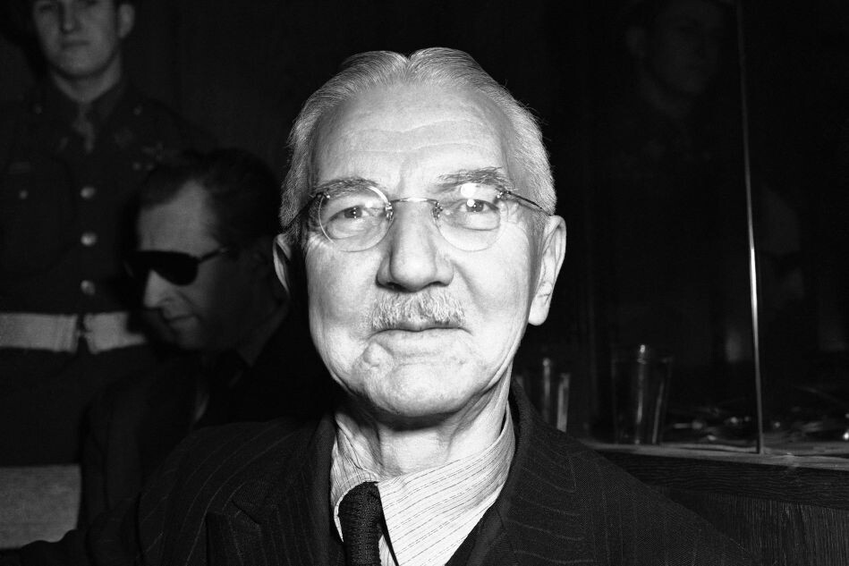 Подсудимый Я.Шахт в зале судебных заседаний в Нюрнберге.