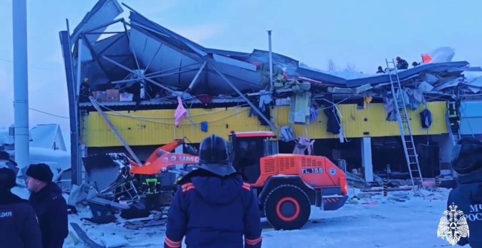    Разрушенный ТЦ в Новосибирске. Источник: МЧС Новосибирской области